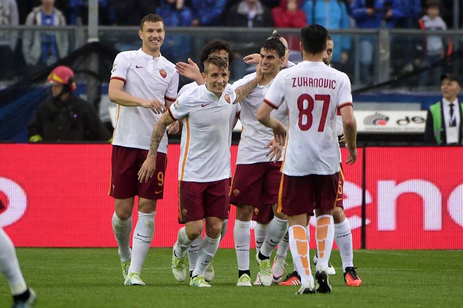L&#39;esultanza della Roma dopo il gol del vantaggio. AFP